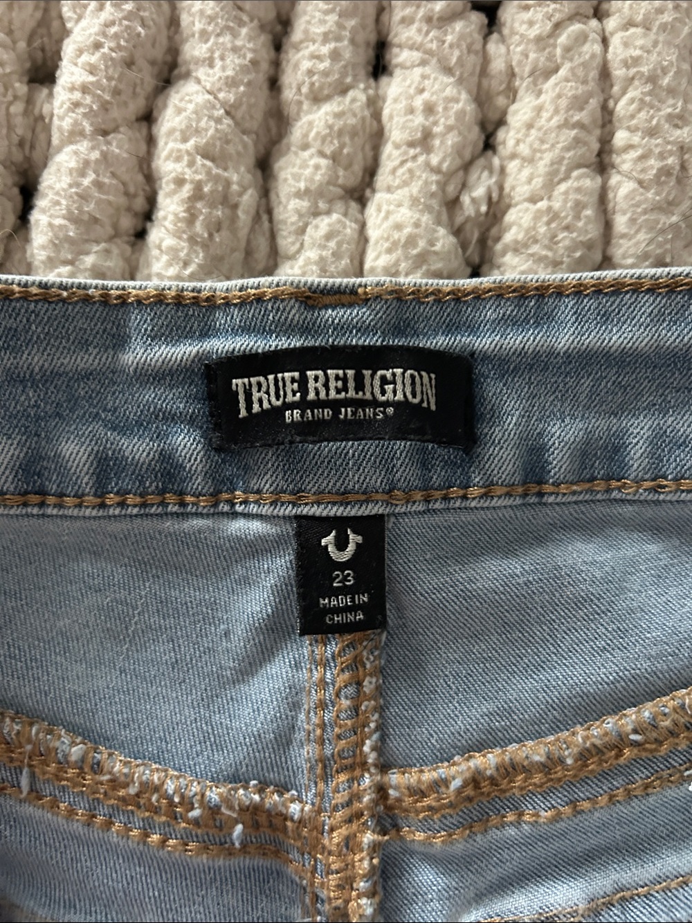 True Religion Light Wash Frayed Hem Denim Shorts- NEVER WORN- NWT - Picture 6 of 6